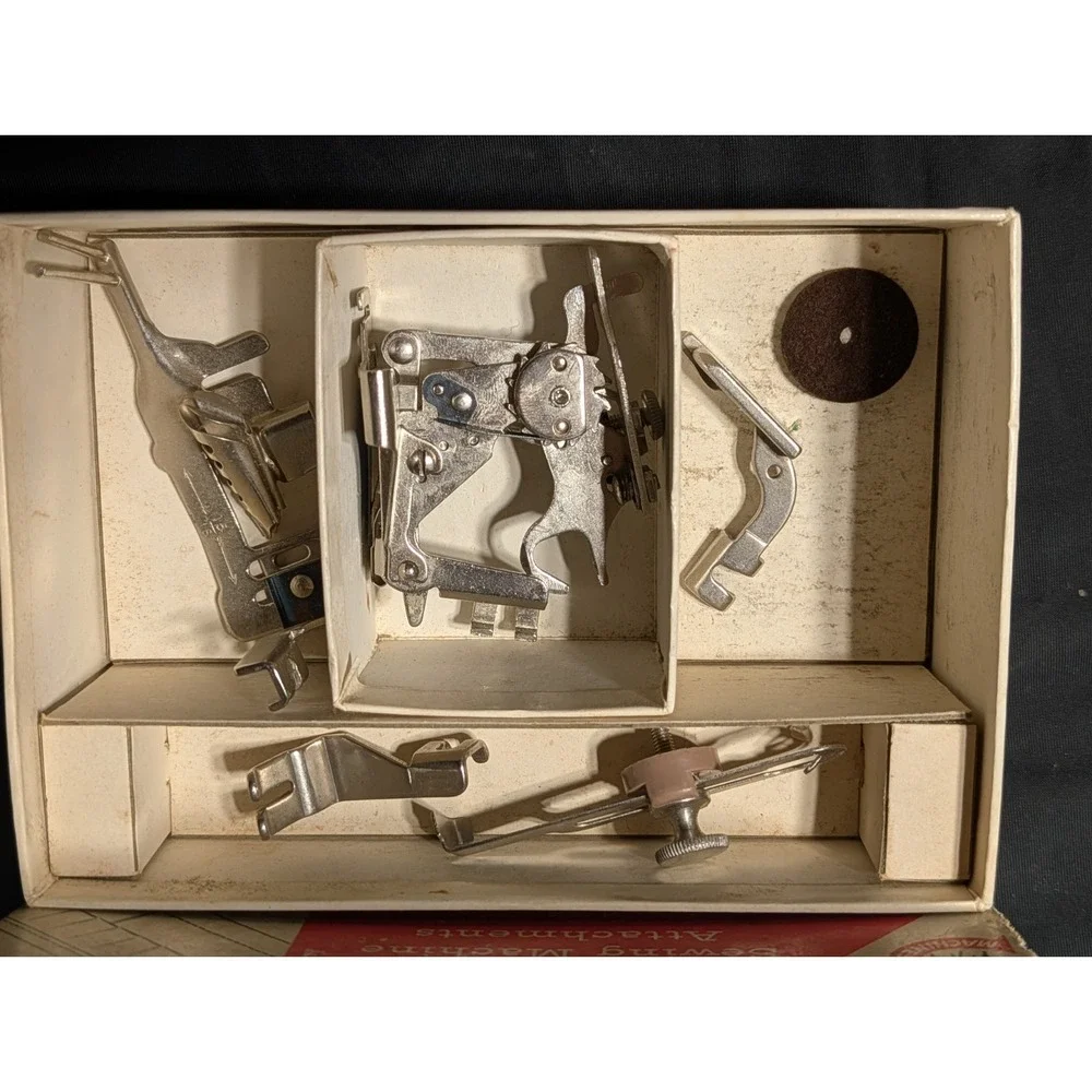 Vintage Singer 404 Slant Needle Sewing Machine Attachments & Box‎ Case